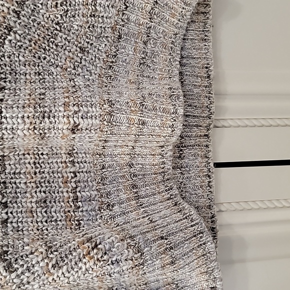 Lucky Sweater - Size Medium - Picture 3 of 6